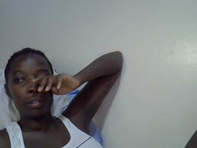 miss-vibes live cam on BongaCams