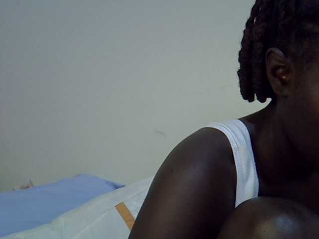 miss-vibes, live now on BongaCams