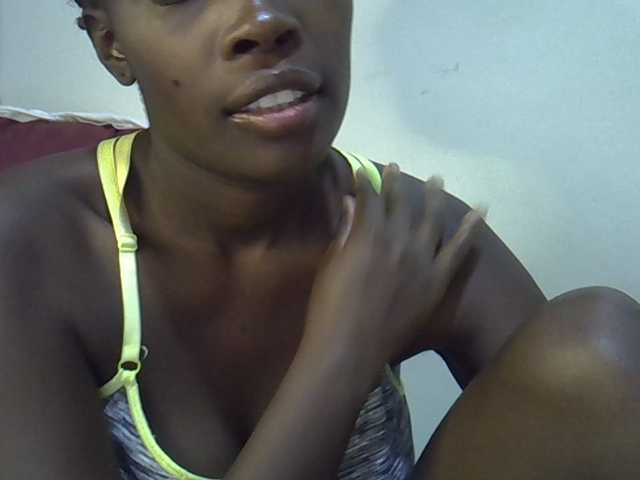 miss-vibes live cam on BongaCams