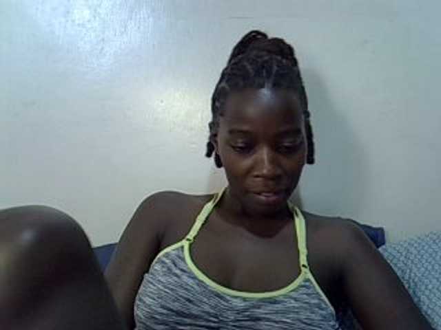 miss-vibes live cam on BongaCams