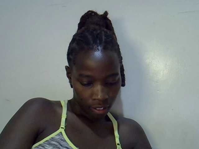 miss-vibes live cam on BongaCams