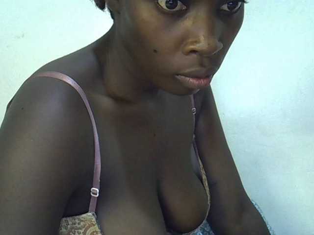 miss-vibes live cam on BongaCams