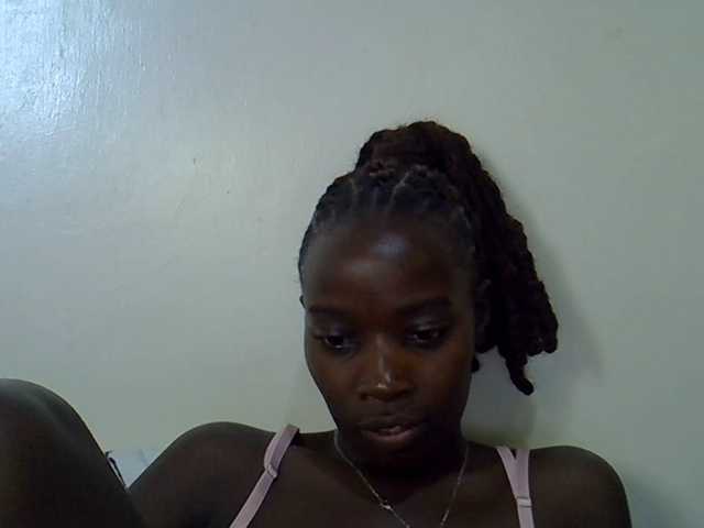 miss-vibes live cam on BongaCams