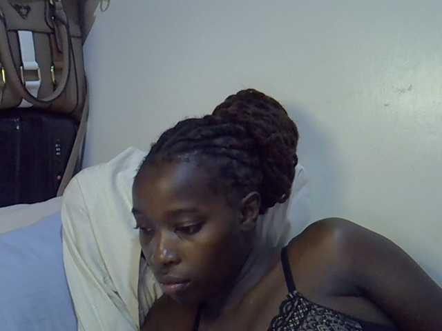 miss-vibes live cam on BongaCams