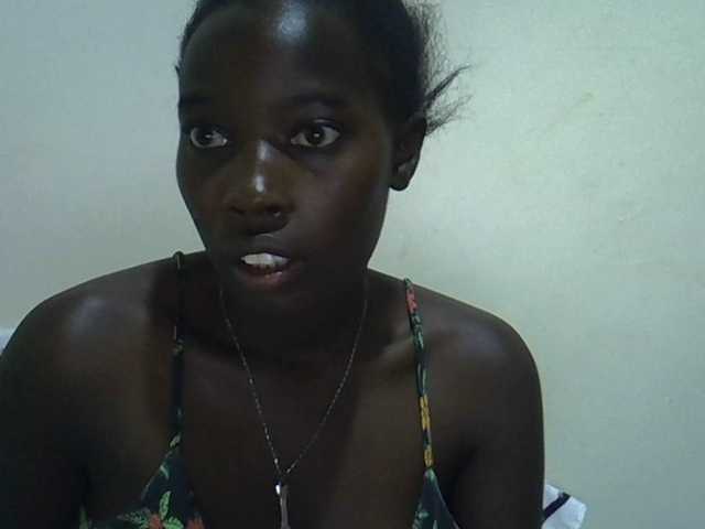 miss-vibes live cam on BongaCams