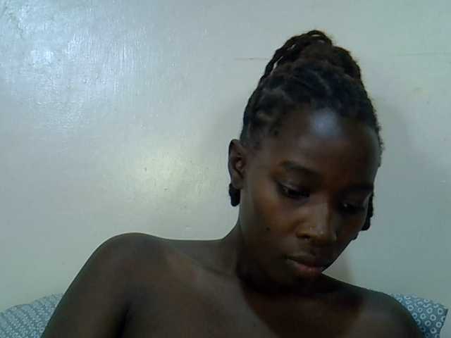 miss-vibes — live female cam