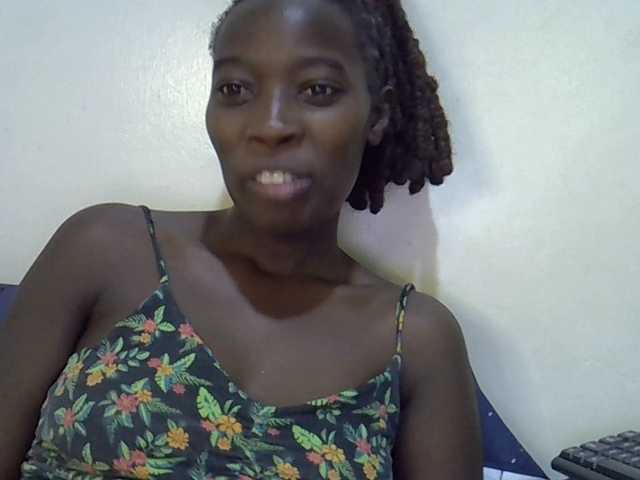 miss-vibes live cam on BongaCams