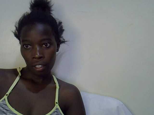 miss-vibes live cam on BongaCams