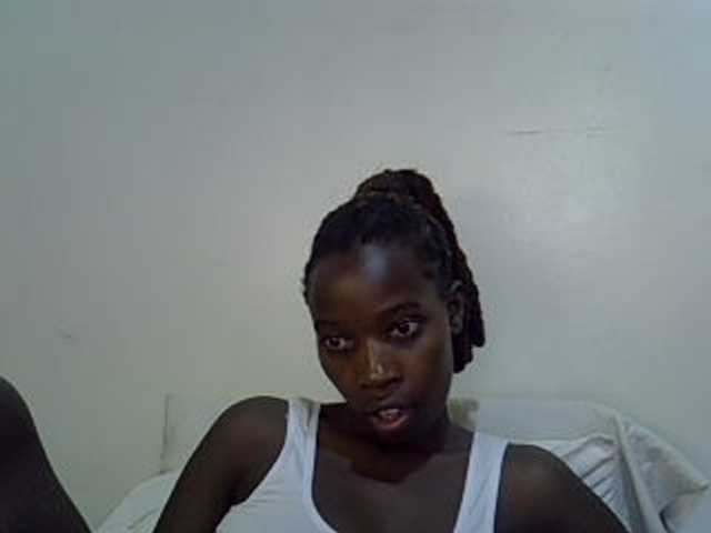 miss-vibes live cam on BongaCams