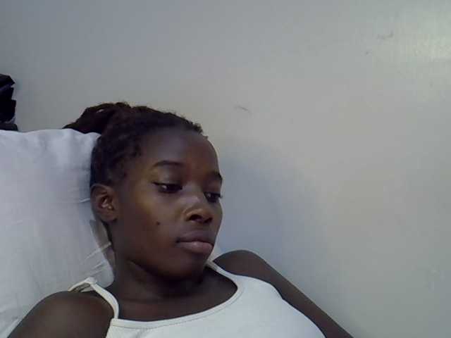 miss-vibes live cam on BongaCams