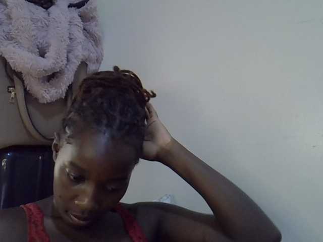miss-vibes live cam on BongaCams