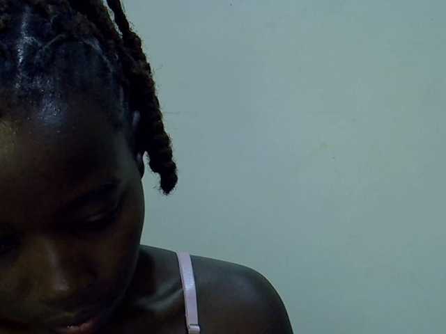 miss-vibes live cam on BongaCams