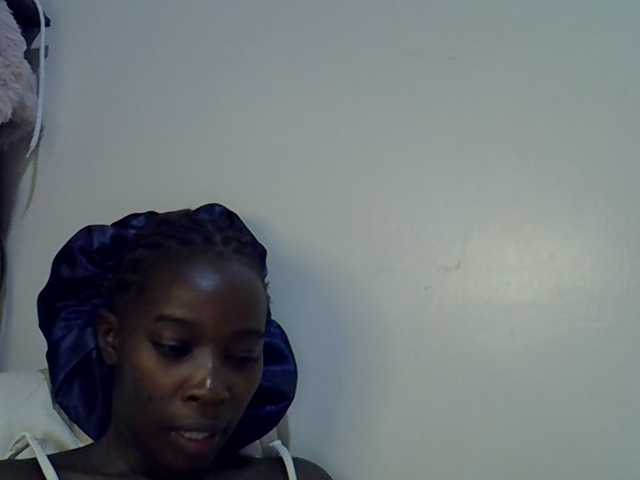 miss-vibes live cam on BongaCams