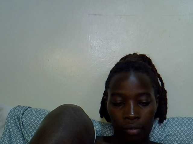 miss-vibes live cam on BongaCams