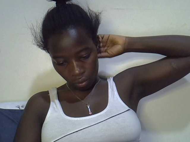 miss-vibes live cam on BongaCams