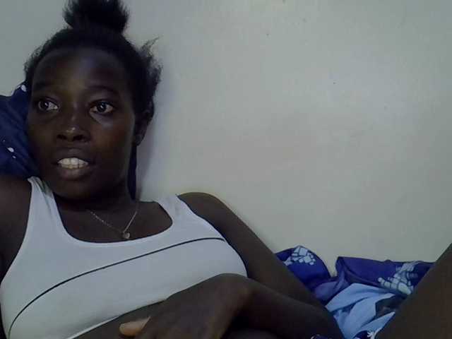 miss-vibes live cam on BongaCams
