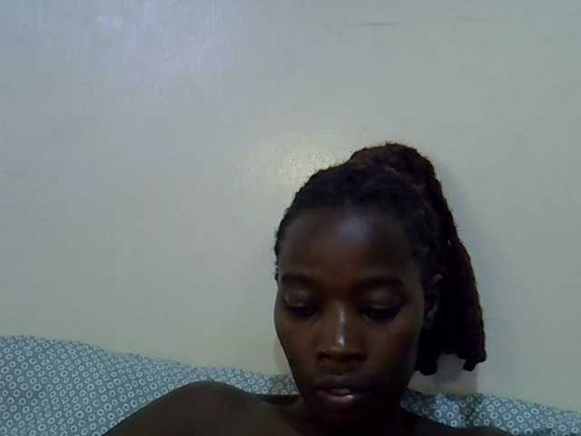 miss-vibes live cam on BongaCams
