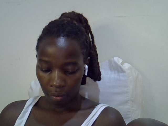 miss-vibes live cam on BongaCams