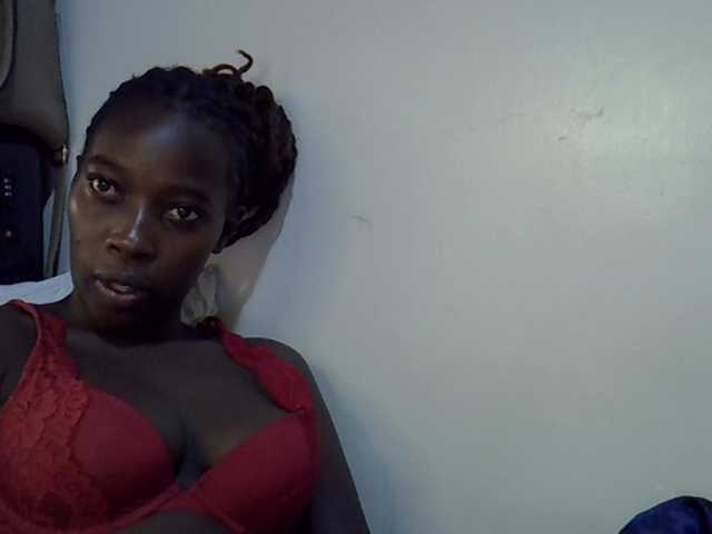 miss-vibes live cam on BongaCams