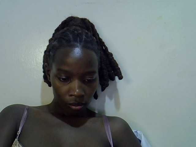 miss-vibes live cam on BongaCams