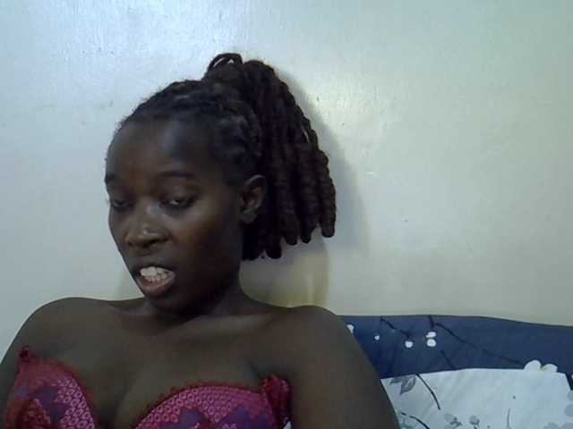 miss-vibes live cam on BongaCams