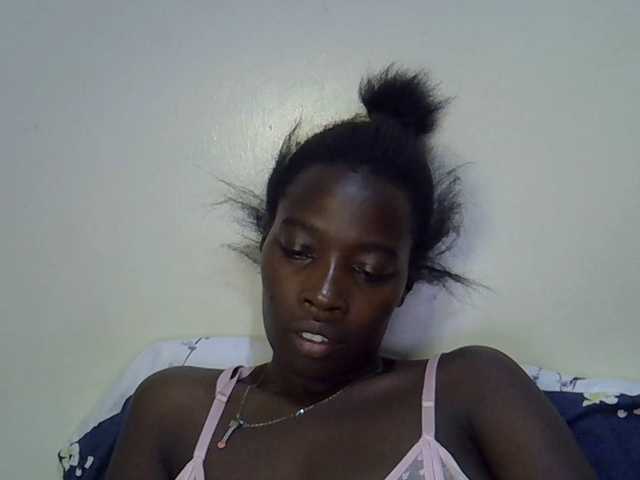 miss-vibes live cam on BongaCams