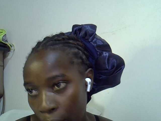 miss-vibes live cam on BongaCams