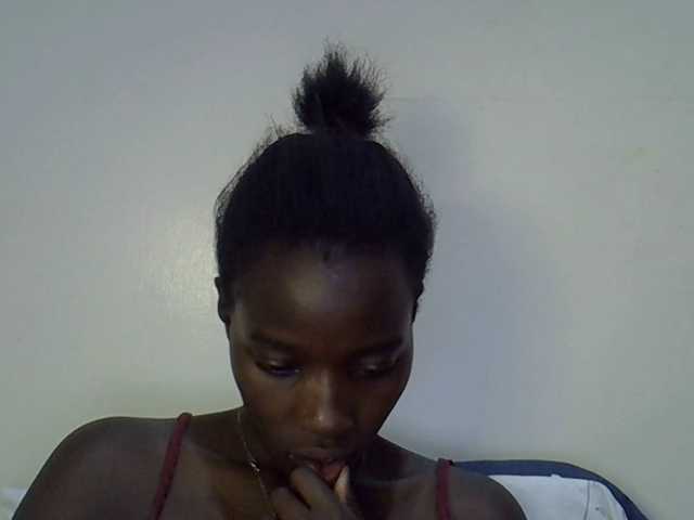 miss-vibes live cam on BongaCams
