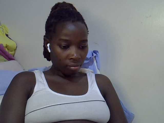 miss-vibes live cam on BongaCams