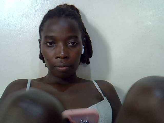 miss-vibes live cam on BongaCams