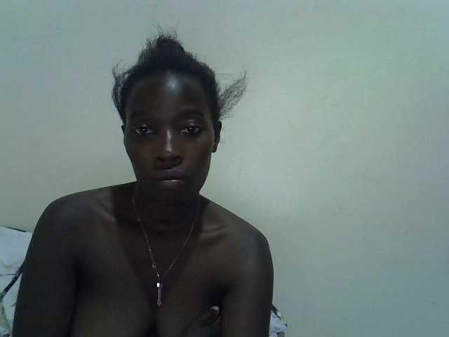 miss-vibes live cam on BongaCams