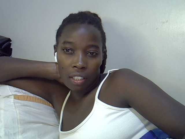 miss-vibes live cam on BongaCams