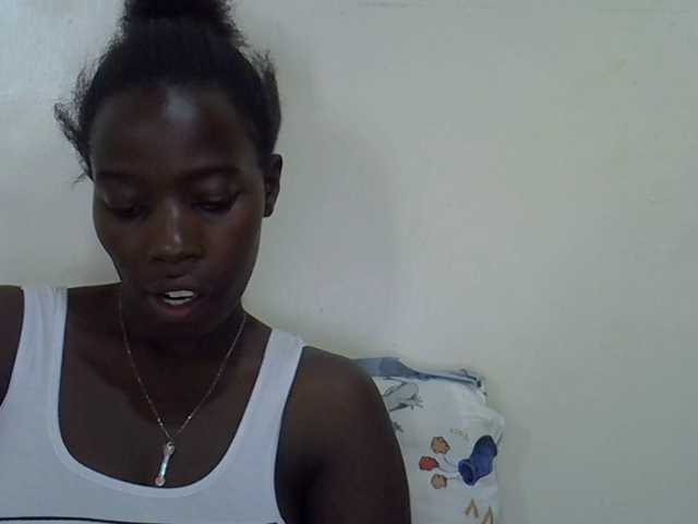 miss-vibes live cam on BongaCams