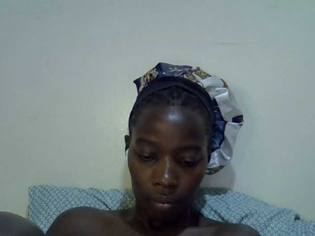 miss-vibes live cam on BongaCams