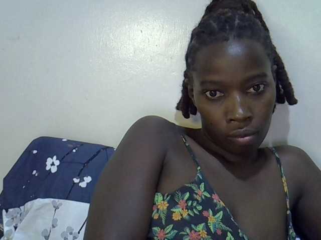 miss-vibes live cam on BongaCams