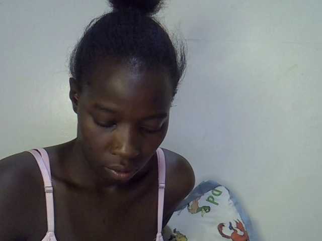 miss-vibes live cam on BongaCams
