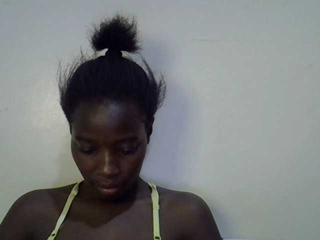 miss-vibes live cam on BongaCams