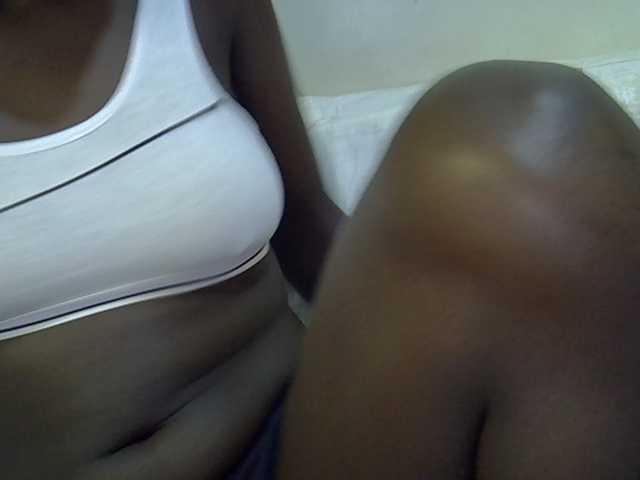 miss-vibes live cam on BongaCams