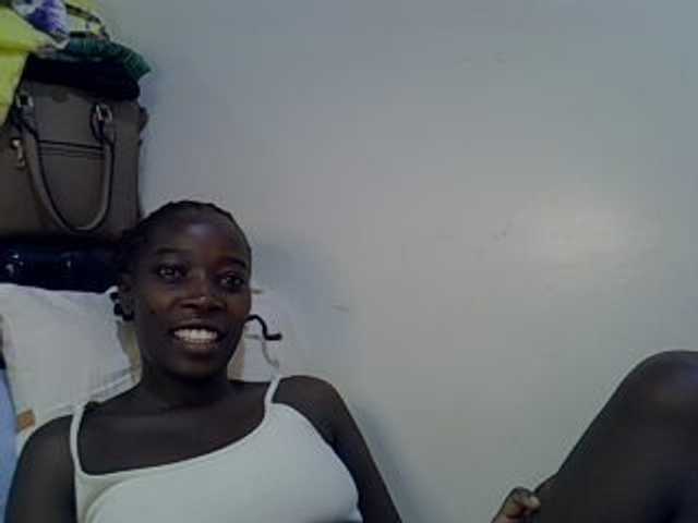 miss-vibes live cam on BongaCams