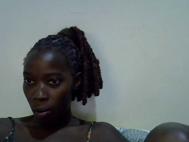 miss-vibes live cam on BongaCams