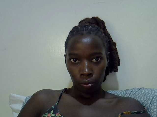 miss-vibes live cam on BongaCams