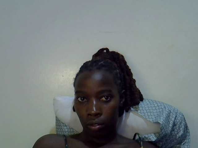 miss-vibes live cam on BongaCams