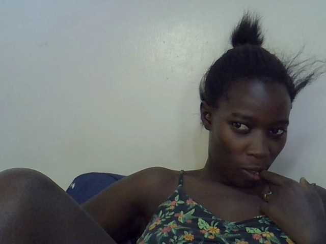 miss-vibes live cam on BongaCams