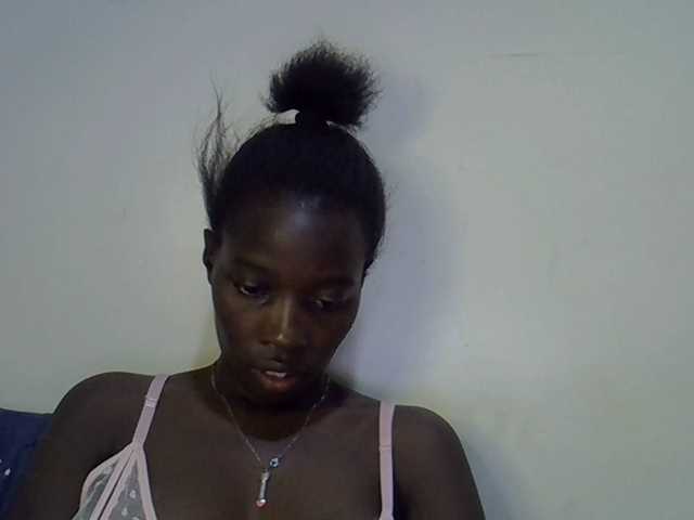 miss-vibes live cam on BongaCams