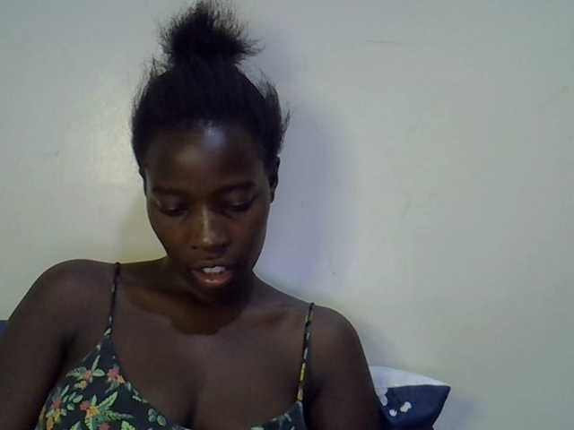 miss-vibes live cam on BongaCams