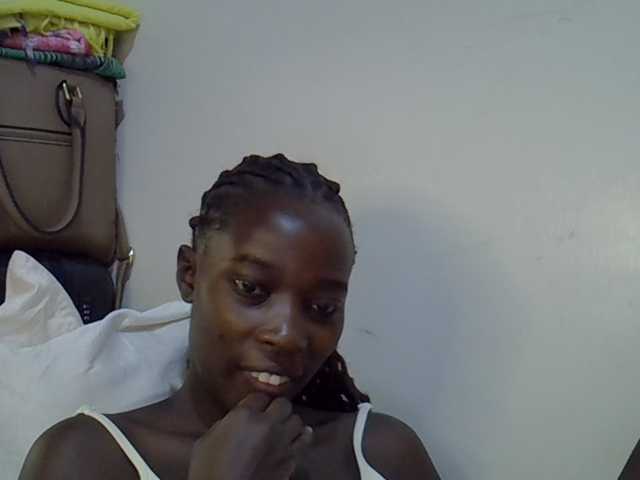 miss-vibes live cam on BongaCams
