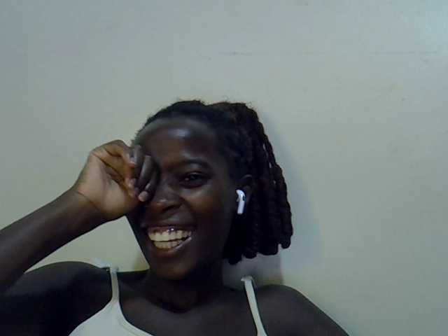 miss-vibes live cam on BongaCams