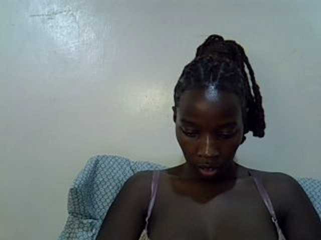 miss-vibes live cam on BongaCams