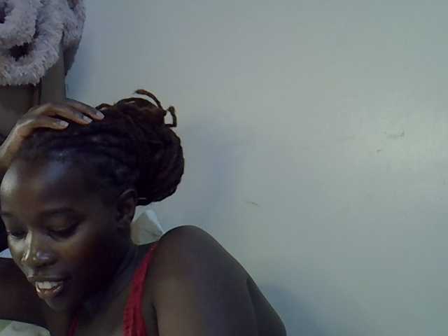 miss-vibes live cam on BongaCams