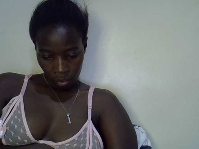 miss-vibes live cam on BongaCams